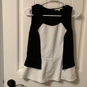 Women’s Gianni Bini peplum top.